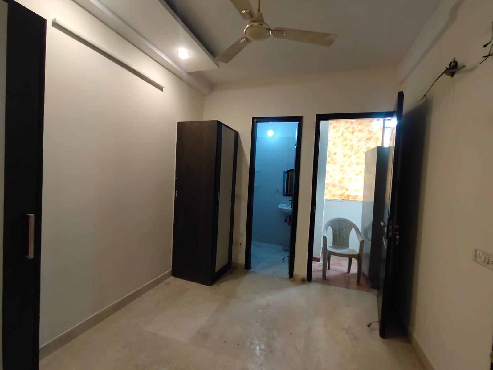 Rental 3 Bedroom 1000 Sq.Ft. Apartment in Ekta Apartments Paschim Vihar