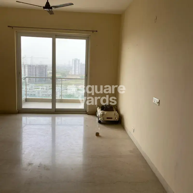 3 BHK + Servant Room,Extra Room Apartment For Sale in Paras Irene