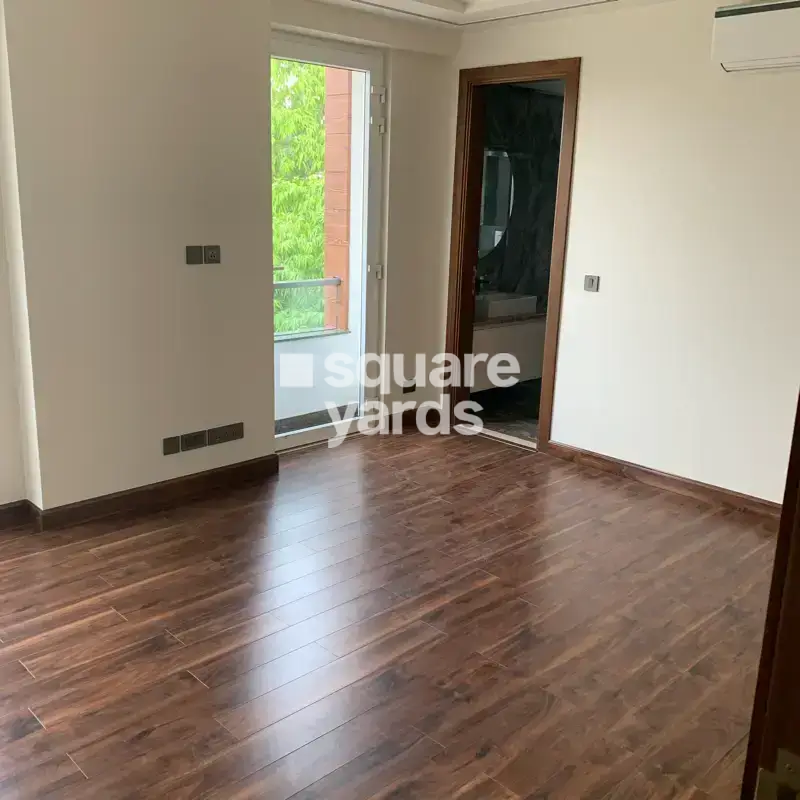 Resale 6+ Bedroom 11000 Sq.Ft. Independent House in Jor Bagh Delhi