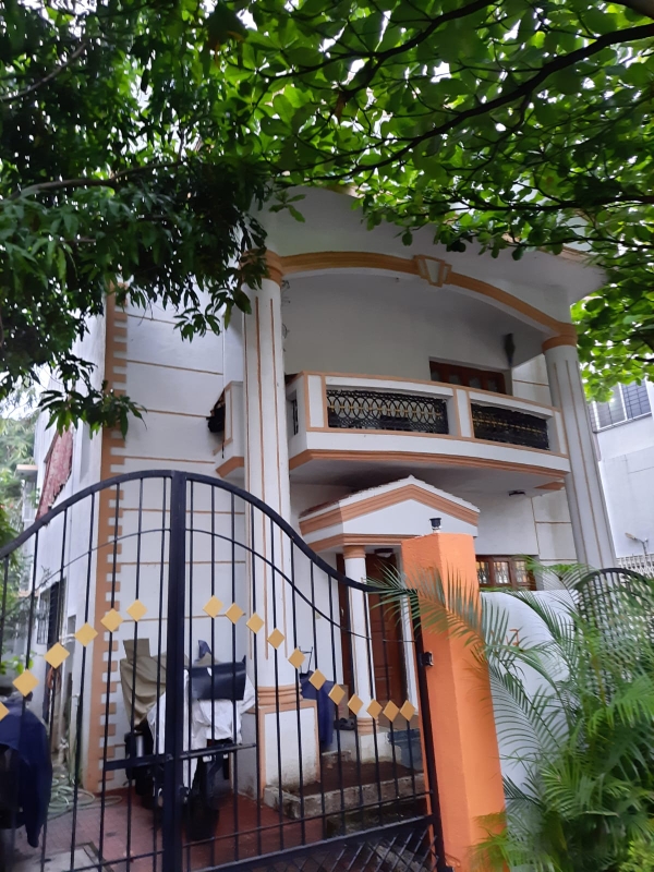 Resale 6 Bedroom 4000 Sq.Ft. Independent House in Ravi Darshan CHS