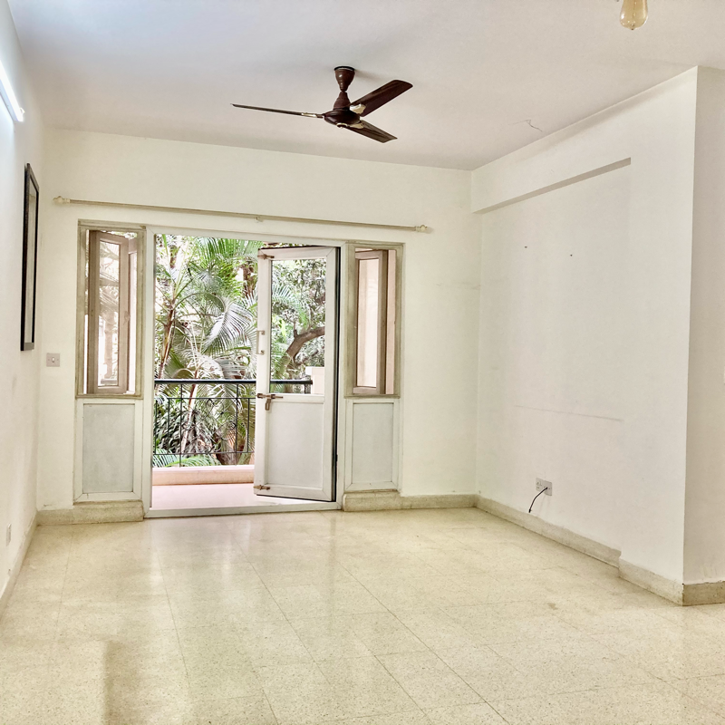 Resale 3 Bedroom 1450 Sq.Ft. Apartment in Prestige Greenwoods, Old