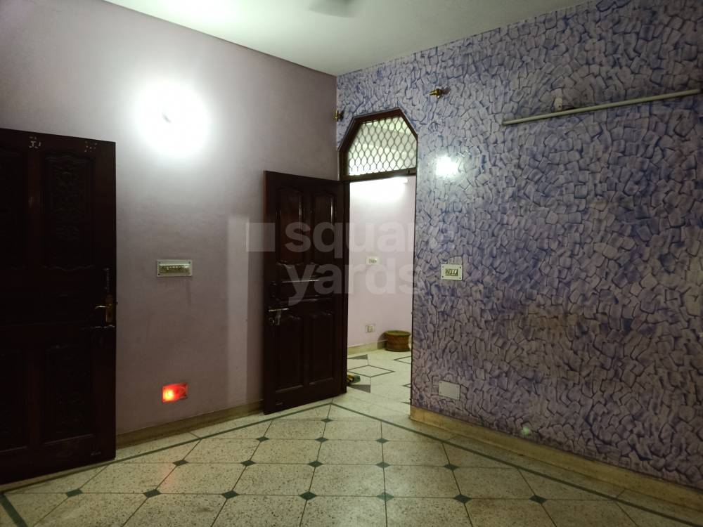 Resale 3 Bedroom 110 Sq.Yd. Builder Floor in RWA Khirki Extension Block