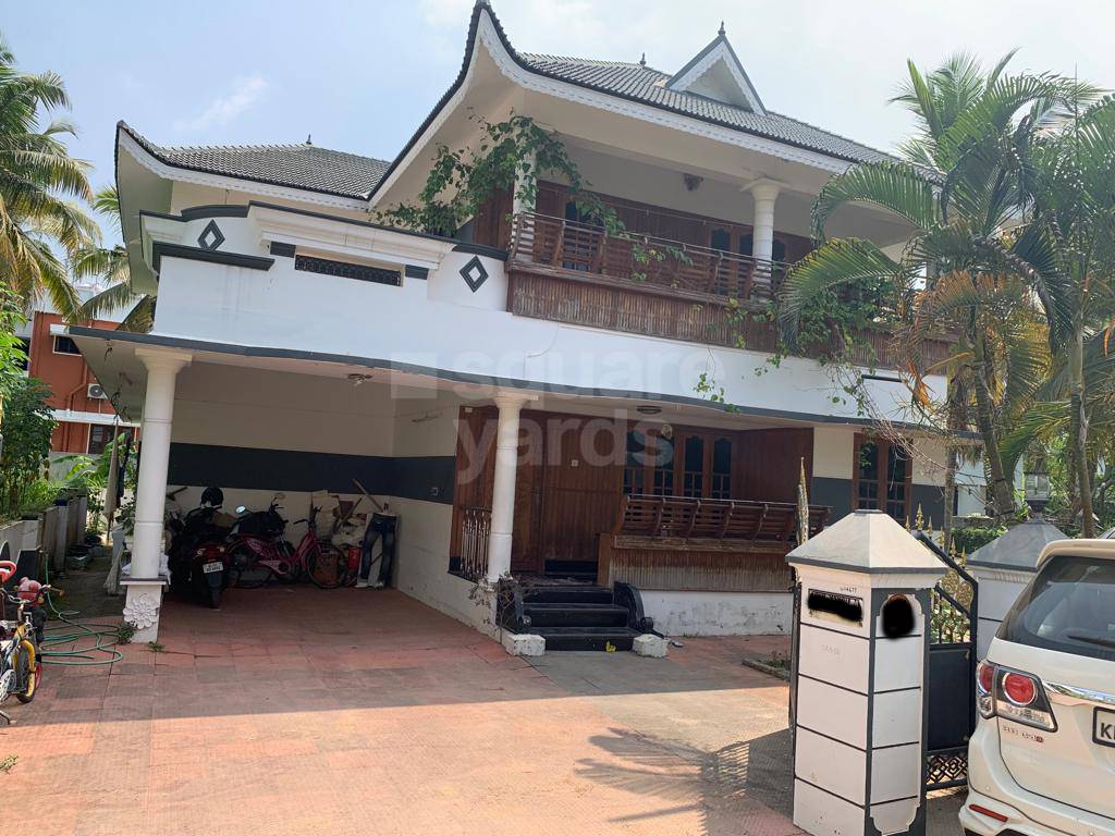 Resale 4 Bedroom 2700 Sq.Ft. Independent House in Kumarapuram