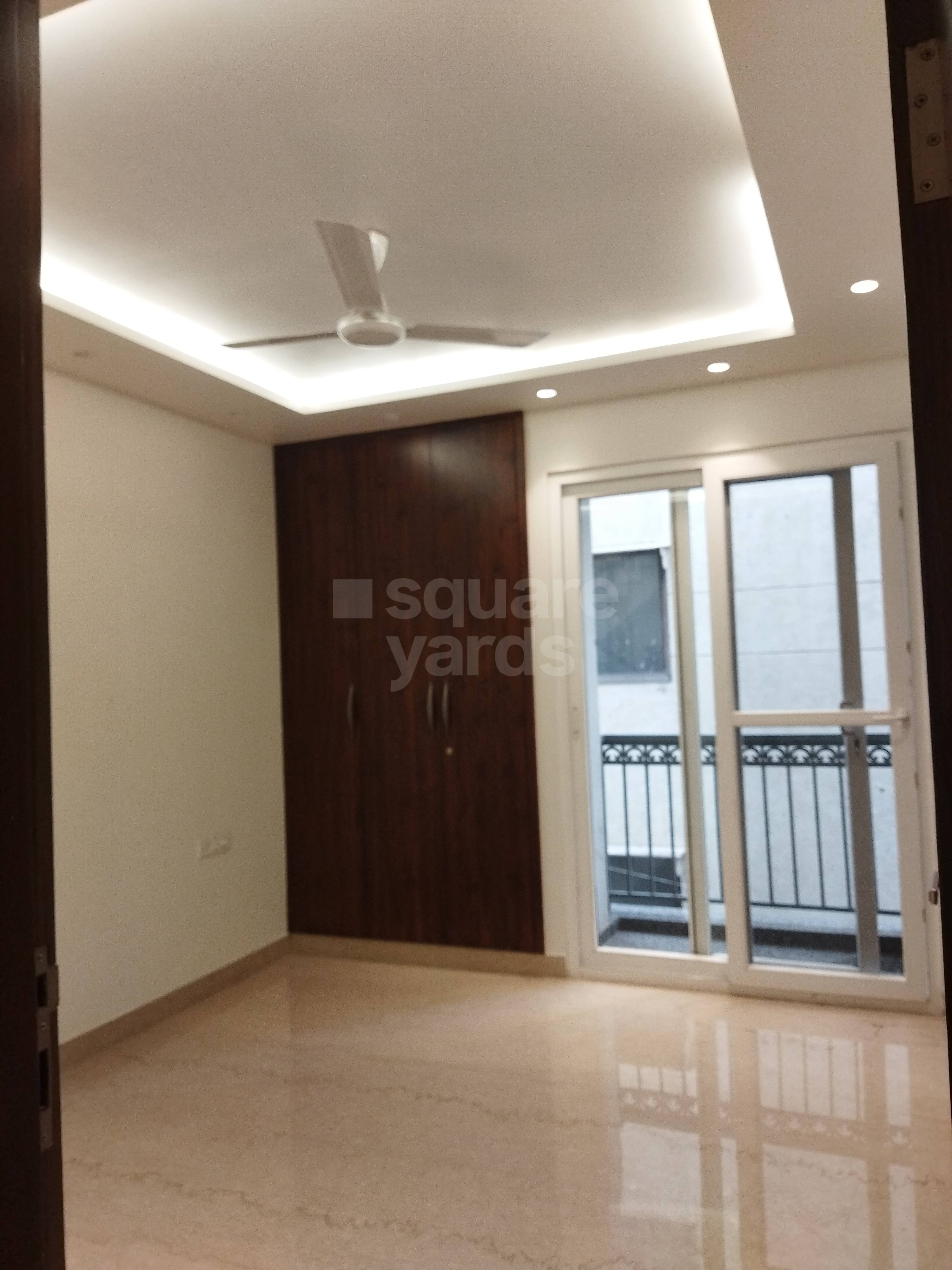 Resale 4 Bedroom 4500 Sq.Ft. Villa in Gul Mohar Park Delhi 4959793