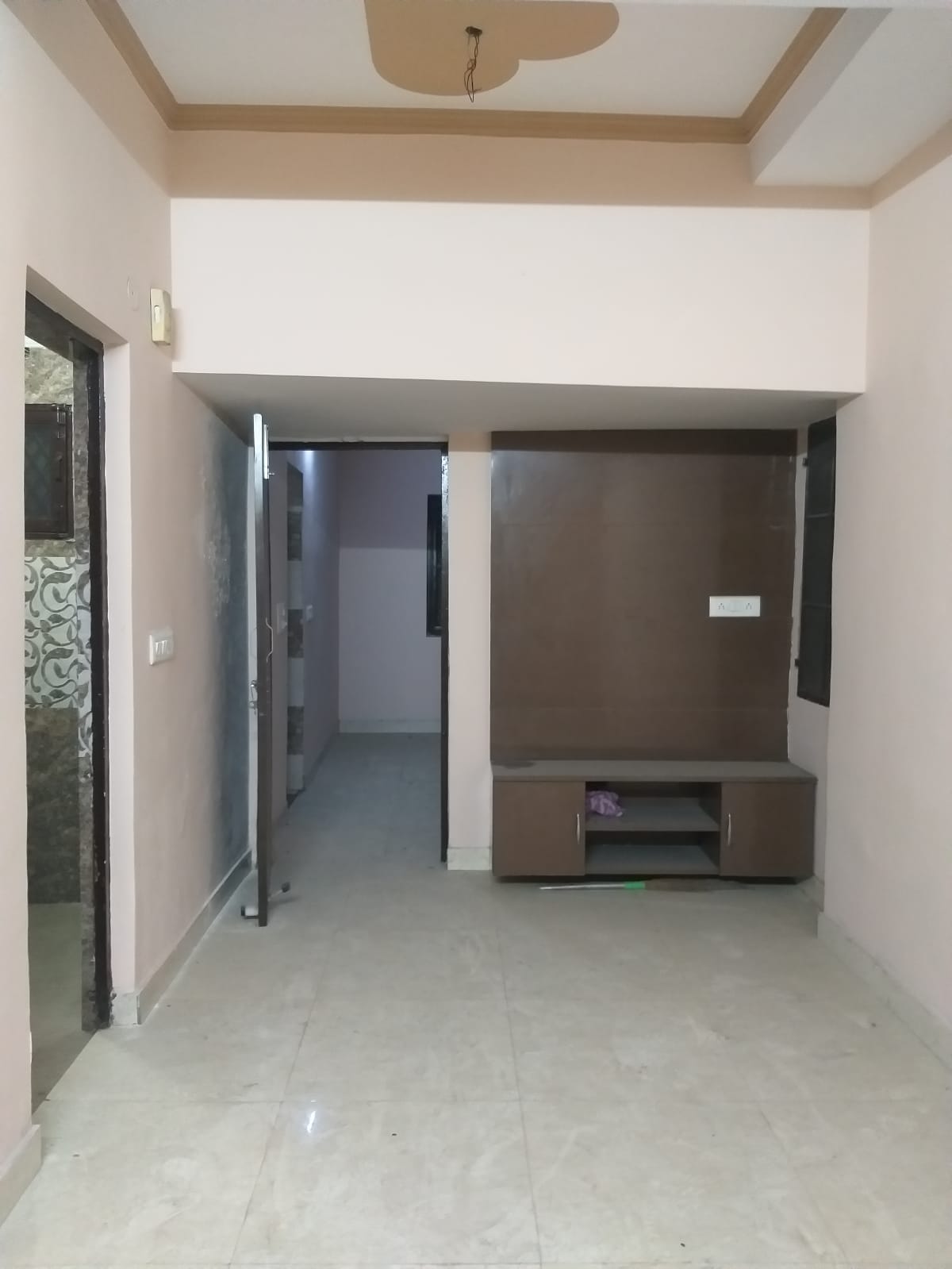 Resale 3 Bedroom 1000 Sq.Ft. Apartment in Ekta Apartments Paschim Vihar