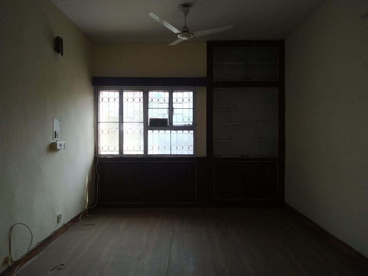 Rental 3 Bedroom 1450 Sq.Ft. Apartment in DDA Flats Sarita Vihar