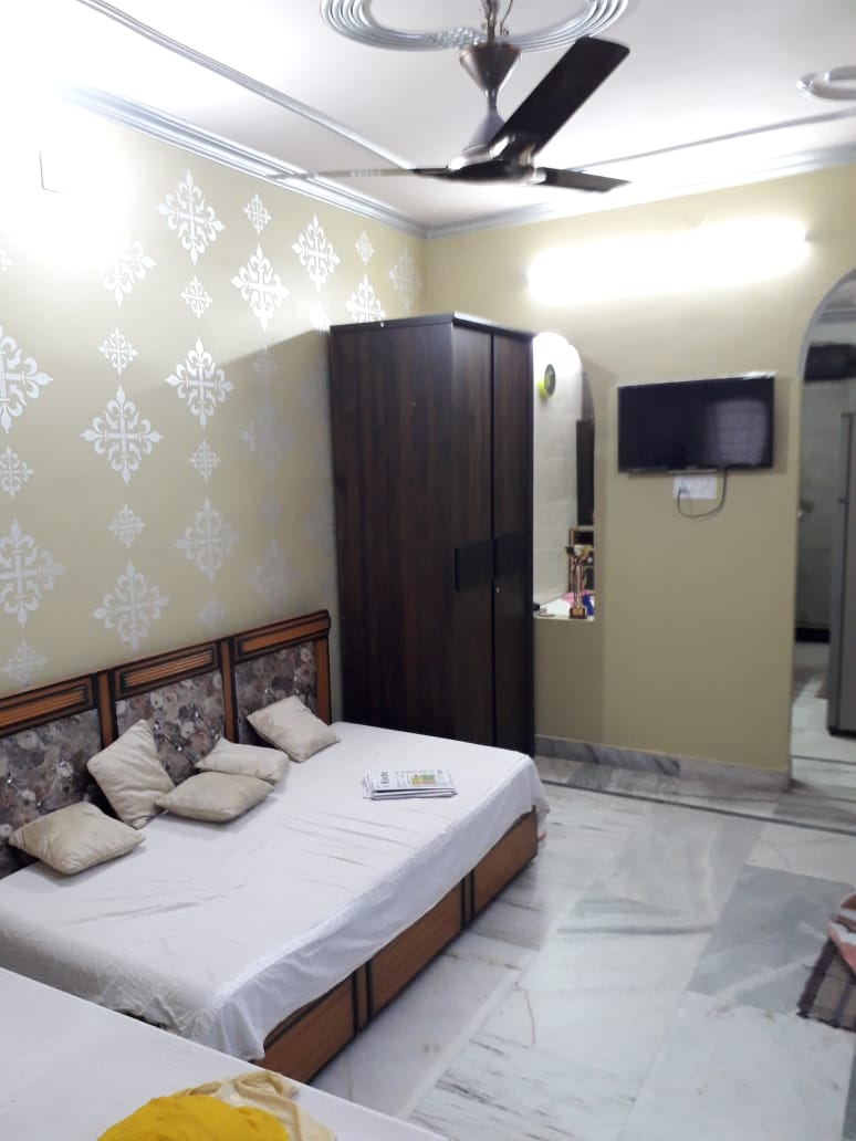 Rental 1.5 Bedroom 600 Sq.Ft. Apartment in RWA Block A6 Paschim Vihar