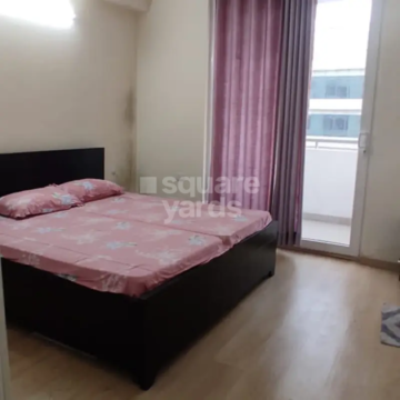 2 BHK Apartment For Rent in Emaar MGF The Palm Drive Studios, Sector 66