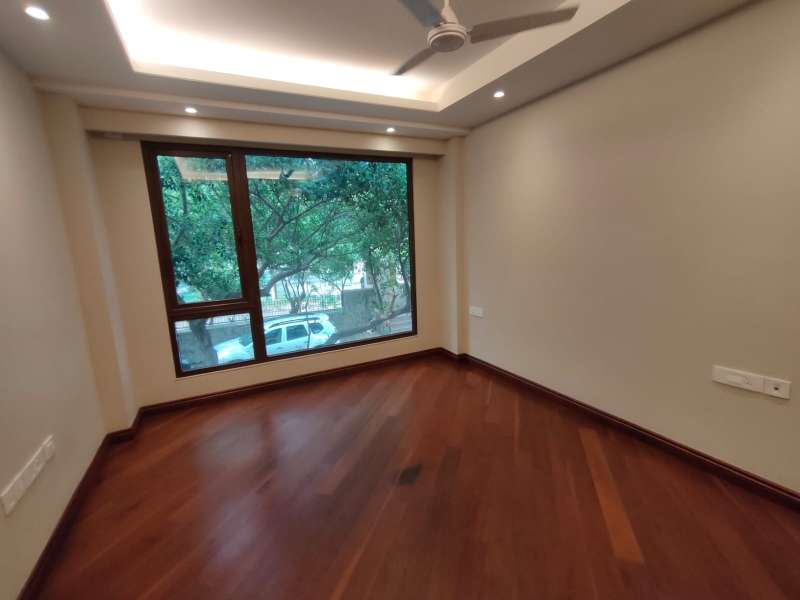 3 bedroom 1800 sq.ft. builder floor in east of kailash delhi