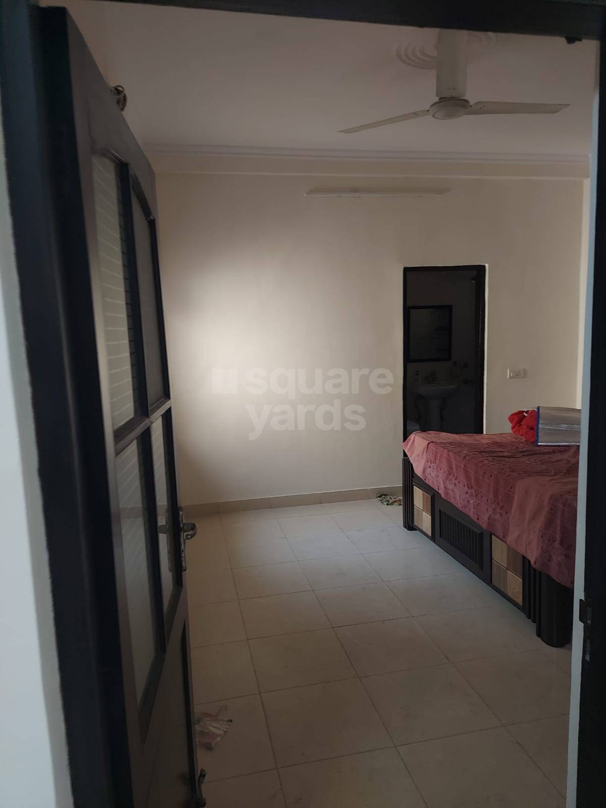 Rental 3 Bedroom 2000 Sq.Ft. Apartment in Arun Vihar Sector 37, Sector