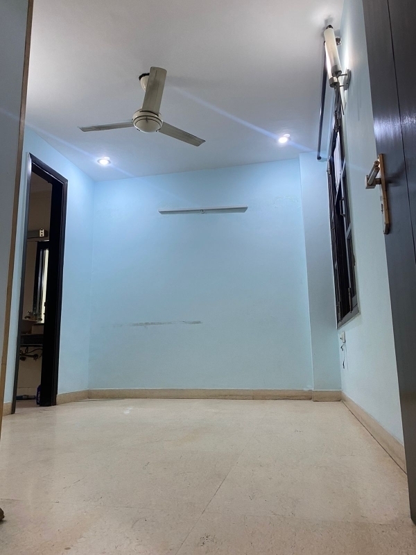 Rental 2 Bedroom 1000 Sq.Ft. Apartment in Freedom Fighters Enclave, Saket Delhi 4650239