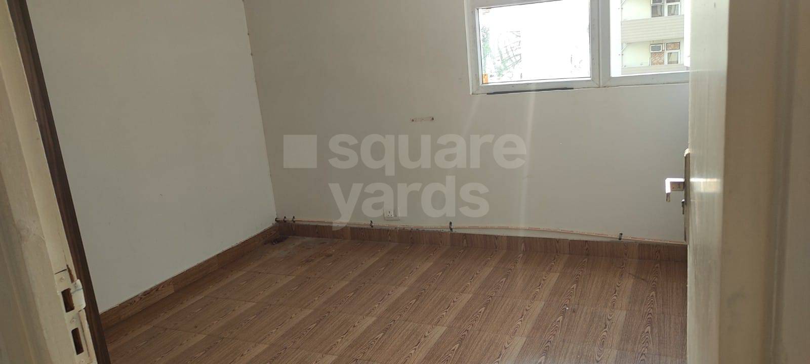 Rental 3 Bedroom 1000 Sq.Ft. Apartment in Emaar Palm Hills, Sector 77 Gurgaon 4657150