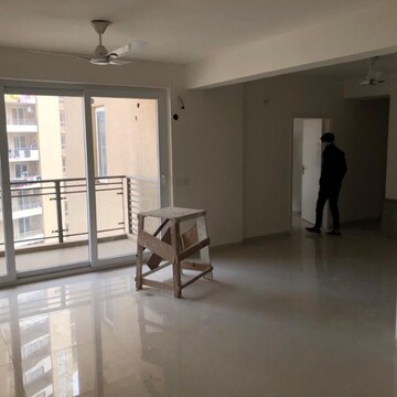 Room in 4 BHK Apartment at Tulip Violet, Sector 69 – for Rent