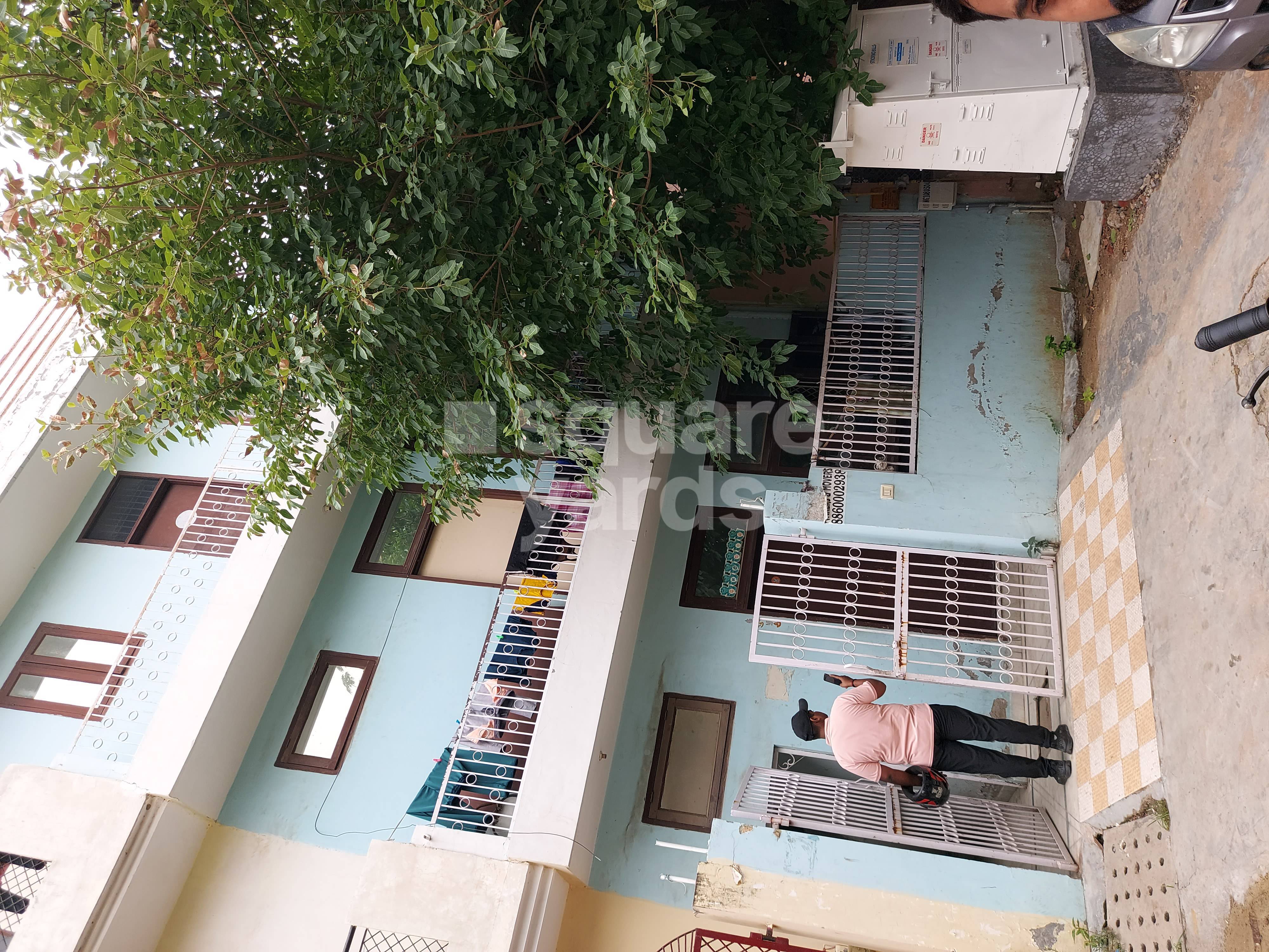 Resale Commercial Shop 448 Sq.Ft. in Shree Kunj KB Complex, Gn Sector Alpha ii Greater Noida