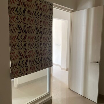 Room in 2 BHK Apartment at Emaar Emerald Estate, Sector 65 – for Rent