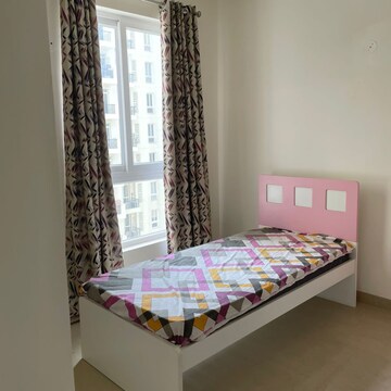 Bedroom in 2 BHK Apartment at Emaar Emerald Estate, Sector 65 – for Rent