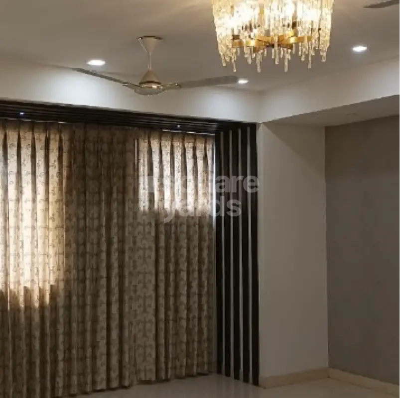 4 BHK + Servant Room Apartment For Rent in Emaar MGF The Palm Drive Villas