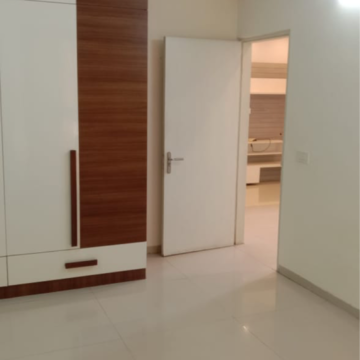 Room in 3 BHK Apartment at Tulip Violet, Sector 69 – for Rent