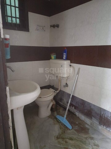 Attached Bathroom in 2 BHK Builder Floor at Anand Vihar – for Rent