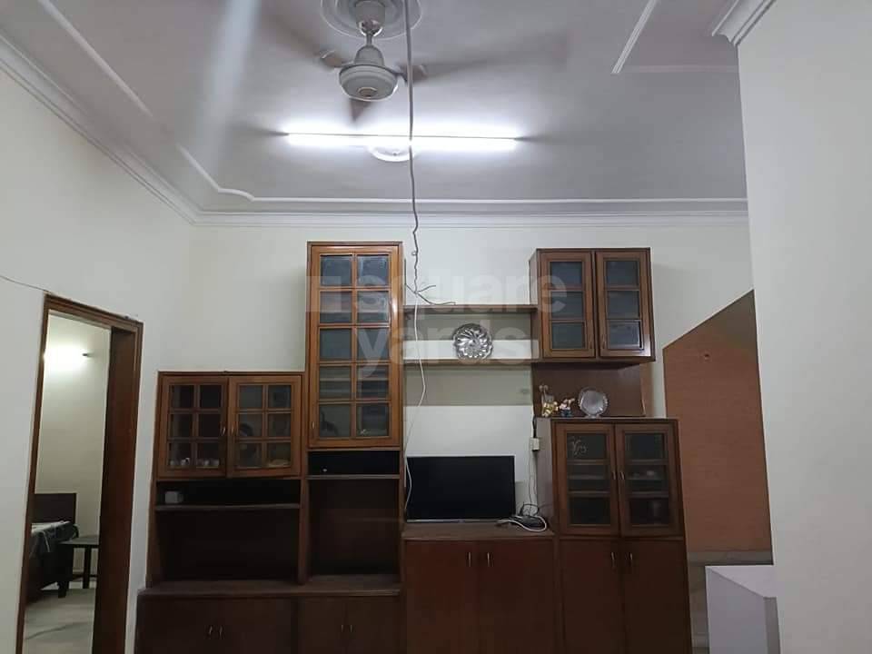 Rental 2 Bedroom 750 Sq.Ft. Apartment in Arun Vihar Sector 37, Sector