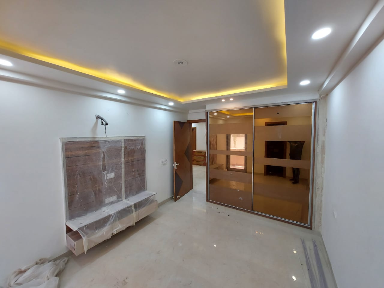 Resale 4 Bedroom 2550 Sq.Ft. Builder Floor in Dlf Phase iv Gurgaon