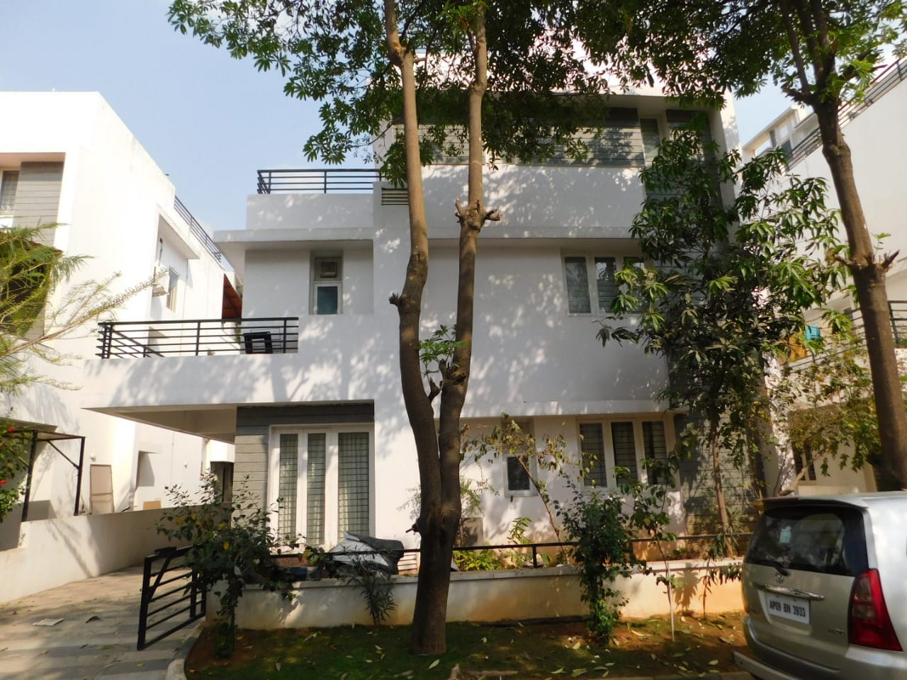 Resale 4 Bedroom 3688 Sq.Ft. Apartment in Lanco Hills Apartments