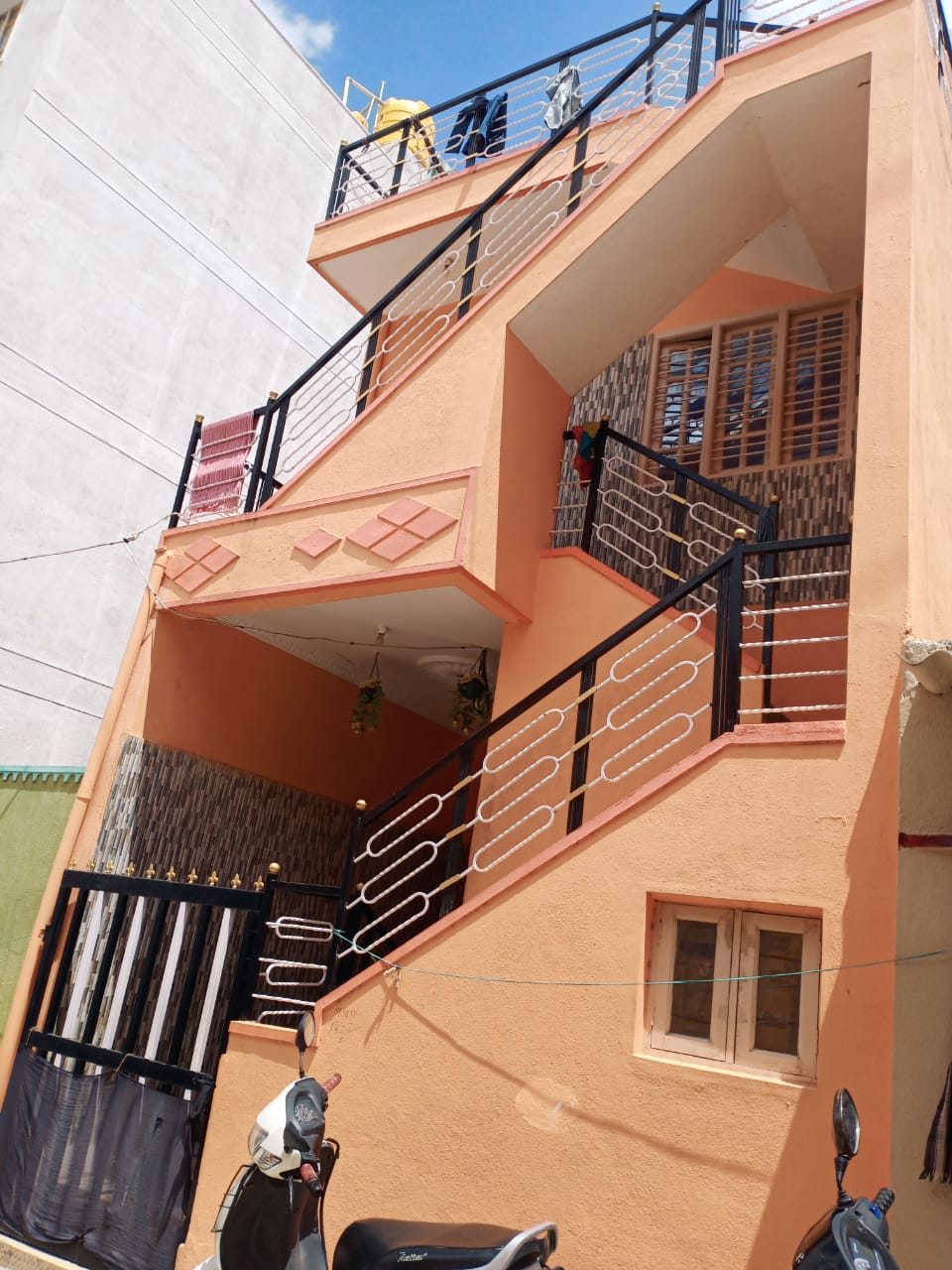 Resale 2.5 Bedroom 1300 Sq.Ft. Apartment in Kr Puram Bangalore 5073162