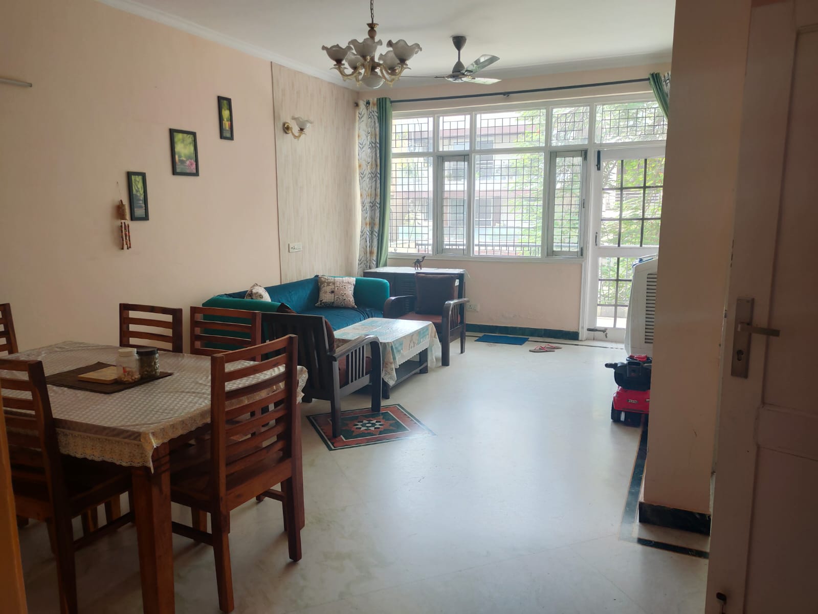 Rental 3 Bedroom 1800 Sq.Ft. Builder Floor in Uppal Southend, Sector 49