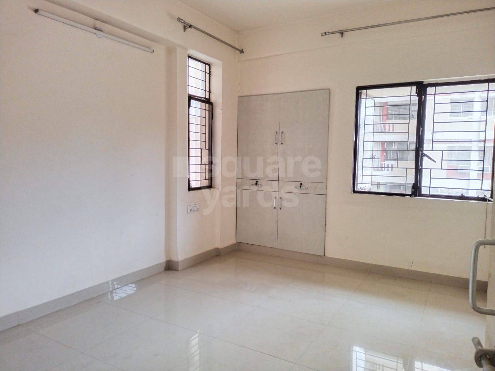 Rental 3 Bedroom 1600 Sq.Ft. Apartment in DDA Flats Vasant Kunj, Vasant