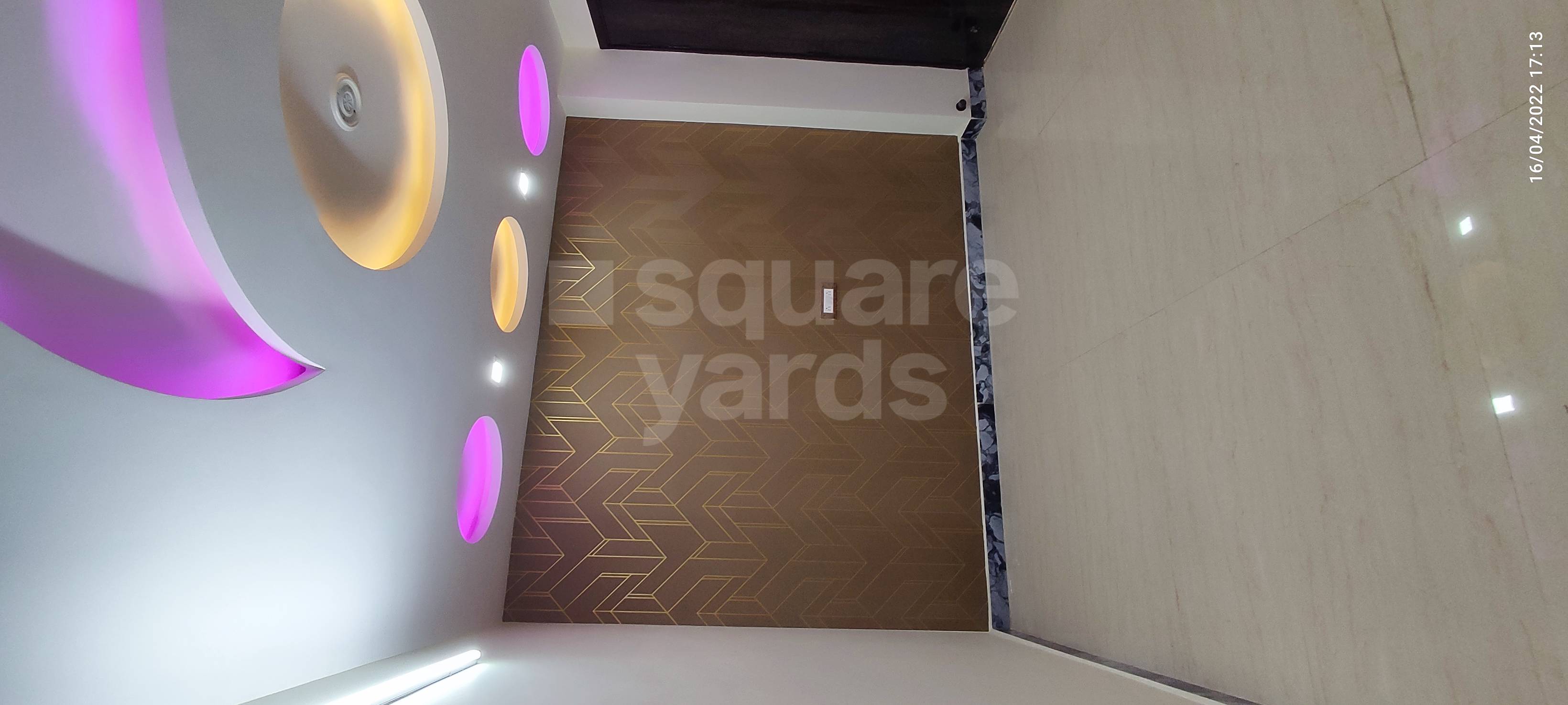 Resale 3 Bedroom 100 Sq.Yd. Builder Floor in Rama Park Apartments