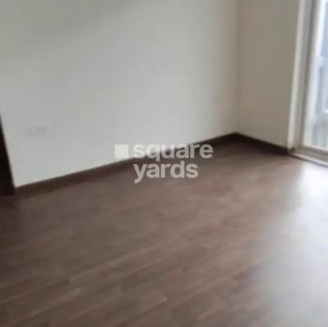 Room in 3 BHK Apartment at BPTP Amstoria, Sector 102 – for Rent