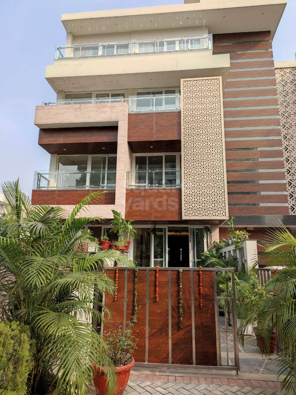 Resale 4 Bedroom 4200 Sq.Ft. Apartment in Orchid Petals, Sector 49