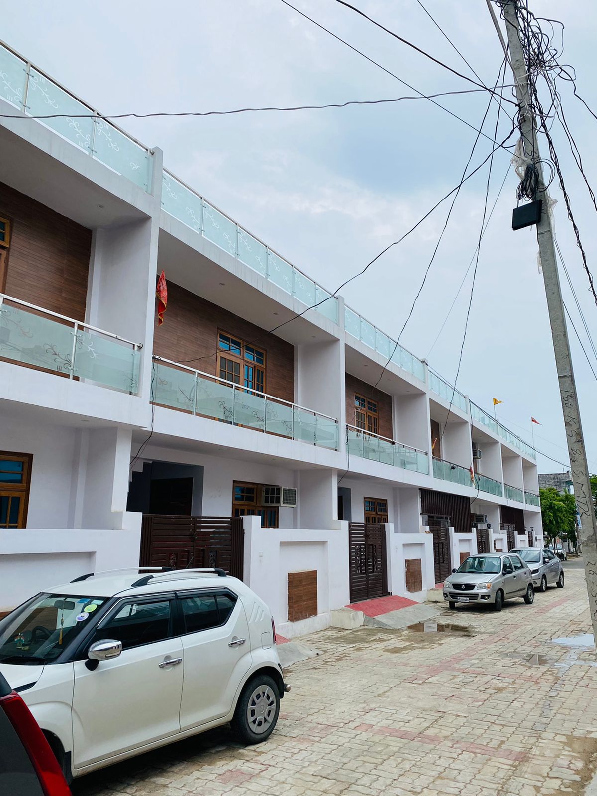 Resale 3 Bedroom 1550 Sq.Ft. Independent House in Amar Shaheed Path