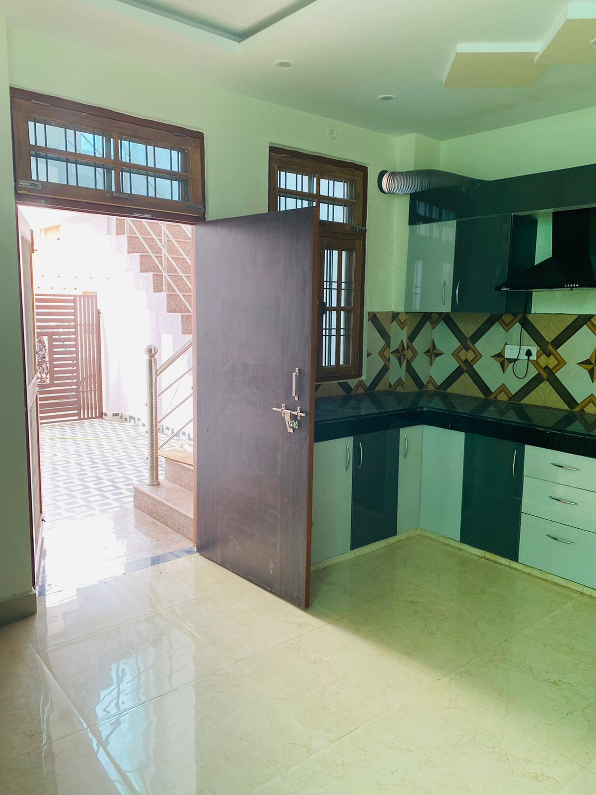 Resale 3 Bedroom 1550 Sq.Ft. Independent House in Amar Shaheed Path