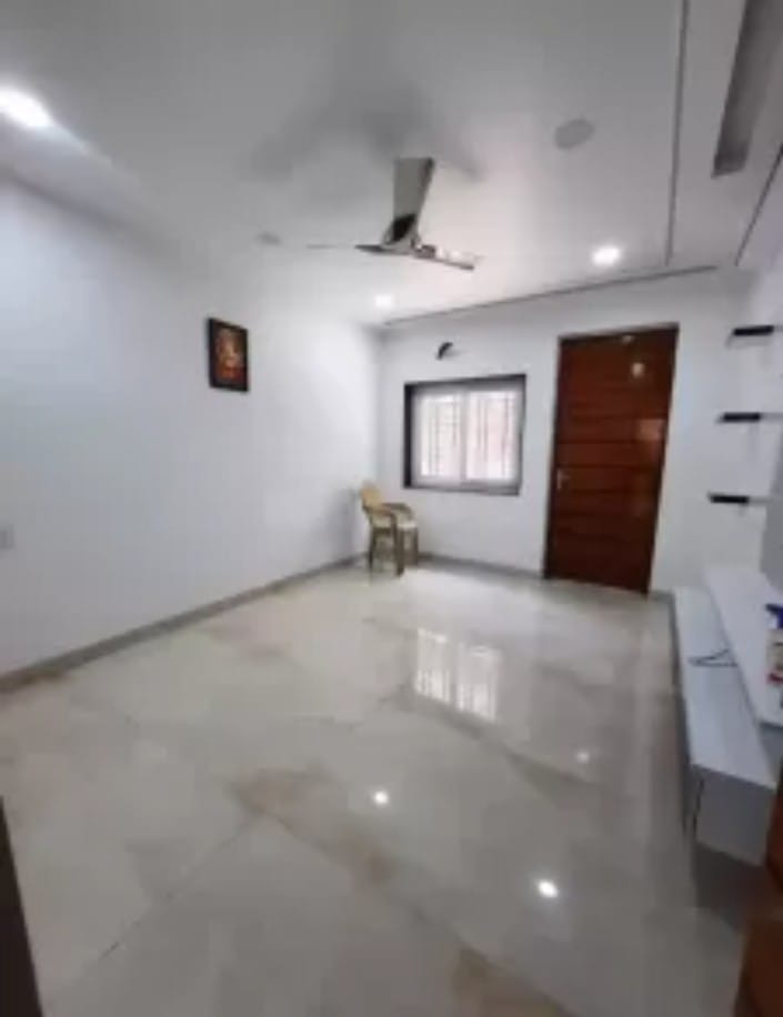 Rental 3 Bedroom 952 Sq.Ft. Builder Floor in Laxmi Nagar Delhi 4786702