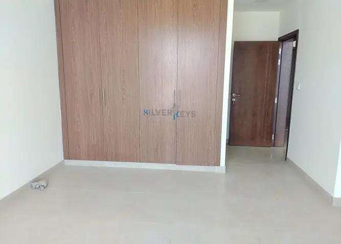 1 BR 800 Sq.Ft. Apartment in liwan