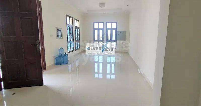 2 BR 2000 Sq.Ft. Apartment in liwan