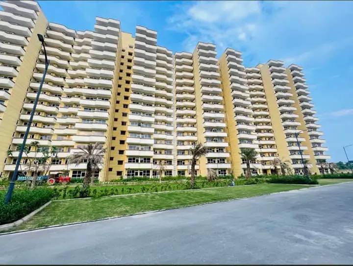 Resale 2 Bedroom 580 Sq.Ft. Apartment in Pyramid Urban Homes 3, Sector