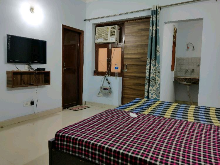 Rental Studio 300 Sq.Ft. Independent House in Dlf City Phase 3 Gurgaon