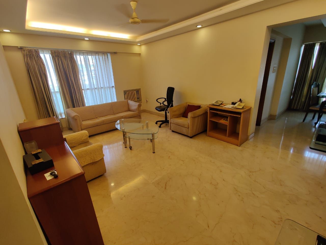 Resale 2 Bedroom 750 Sq.Ft. Apartment in Breach Candy Mumbai 5171226