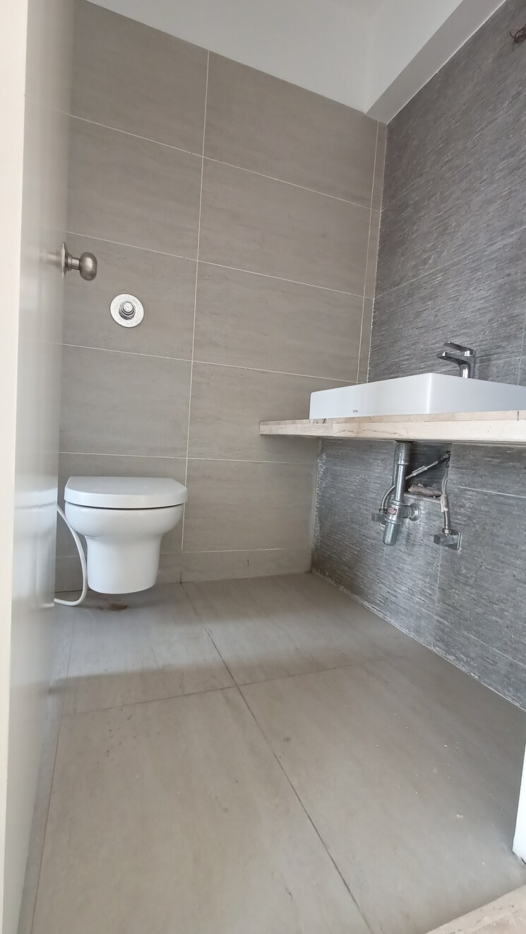 Bathroom, sabari-ashville 3 Bedroom 2200 Sq.Ft. Apartment In Chembur Mumbai 4358739