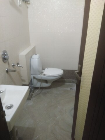 Bathroom in 1 BHK Builder Floor at Rohini Sector 3 – for Rent