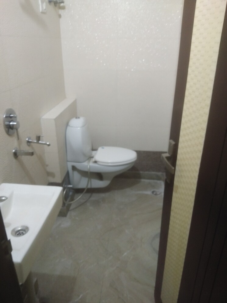 Kitchen, rohini sector 3 2 Bedroom 60 Sq.Mt. Builder Floor In Rohini Sector 3 Delhi 4367100