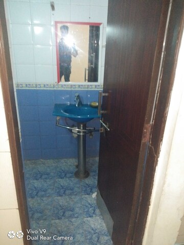 Bathroom in 3 BHK Builder Floor at Rohini Sector 7 – for Rent