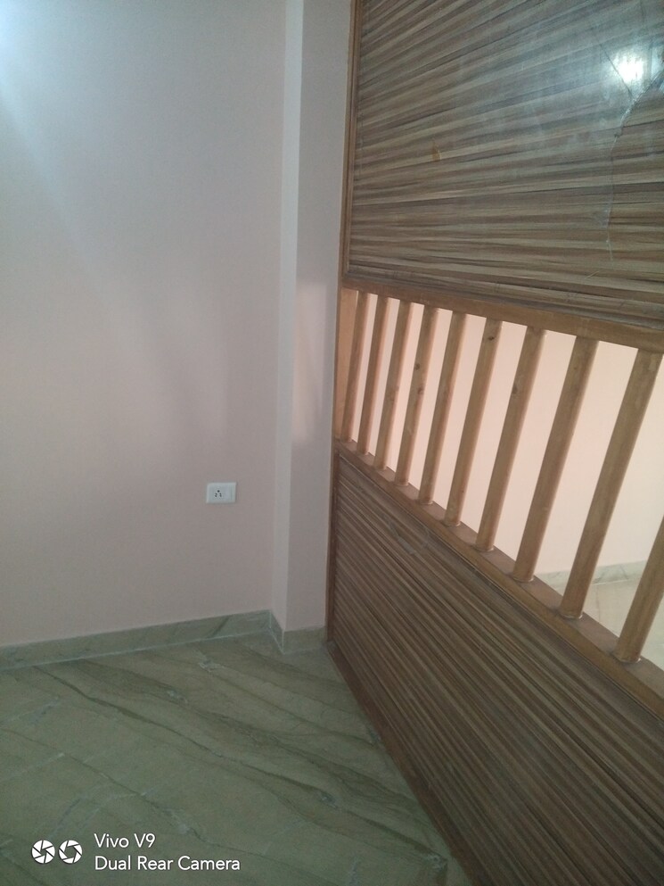Balcony, rohini sector 5 3 Bedroom 90 Sq.Mt. Builder Floor In Rohini Sector 5 Delhi 4370022