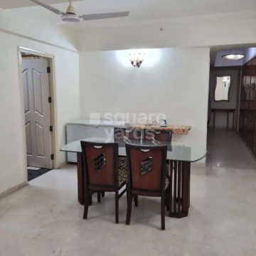 Room in 3 BHK Apartment at AIPL The Peaceful Homes, Sector 70a – for Rent