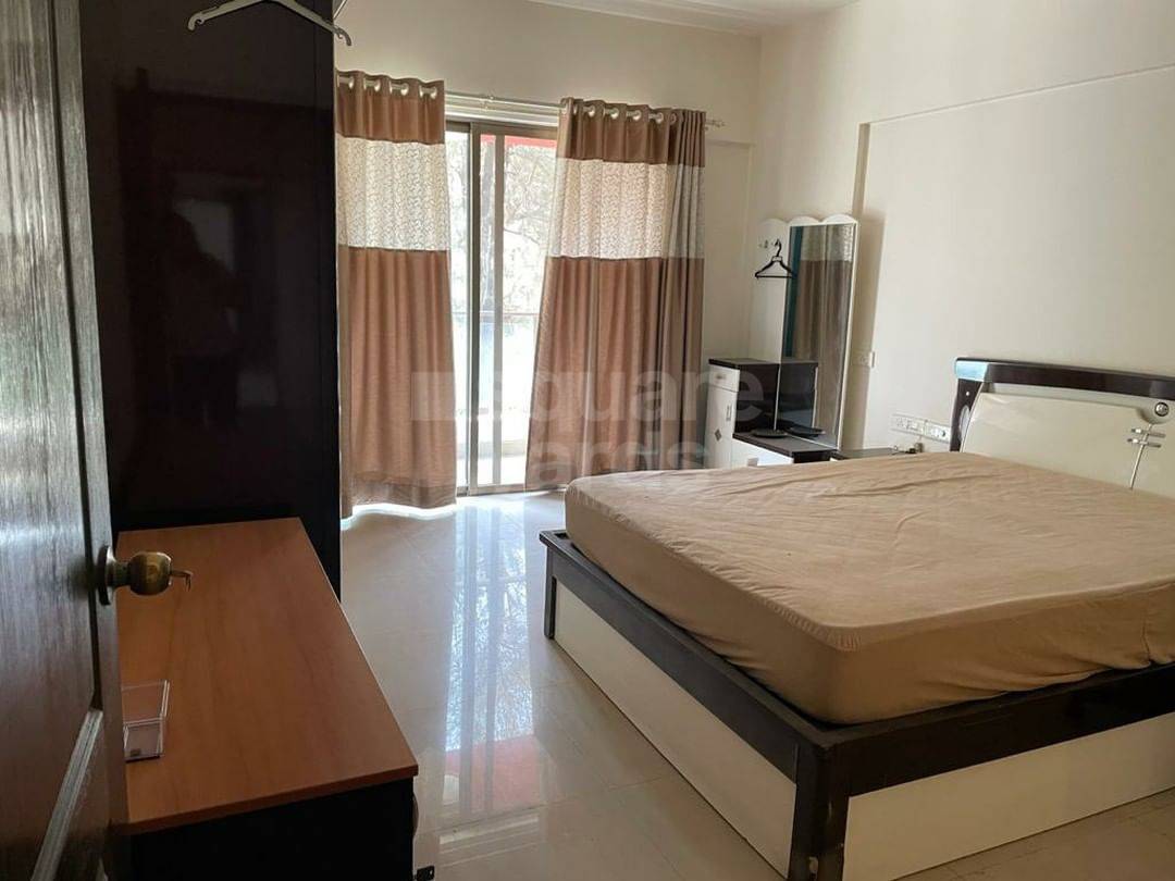 Resale Commercial Shop 525 Sq.Ft. in Mega Center, Hadapsar Pune 4595138