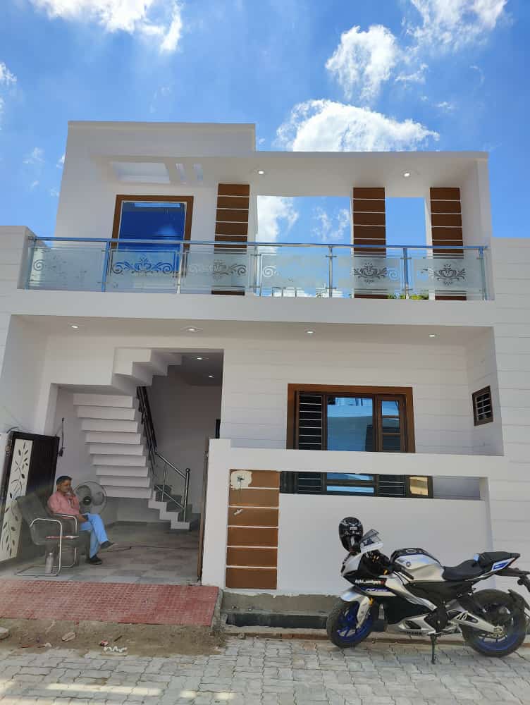 Resale 3 Bedroom 1550 Sq.Ft. Independent House in Gomti Nagar Lucknow