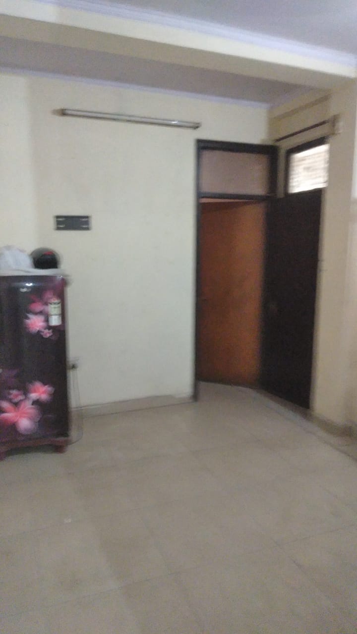 Rental 2 Bedroom 800 Sq.Ft. Apartment in DDA Flats Mayur Vihar Phase 1