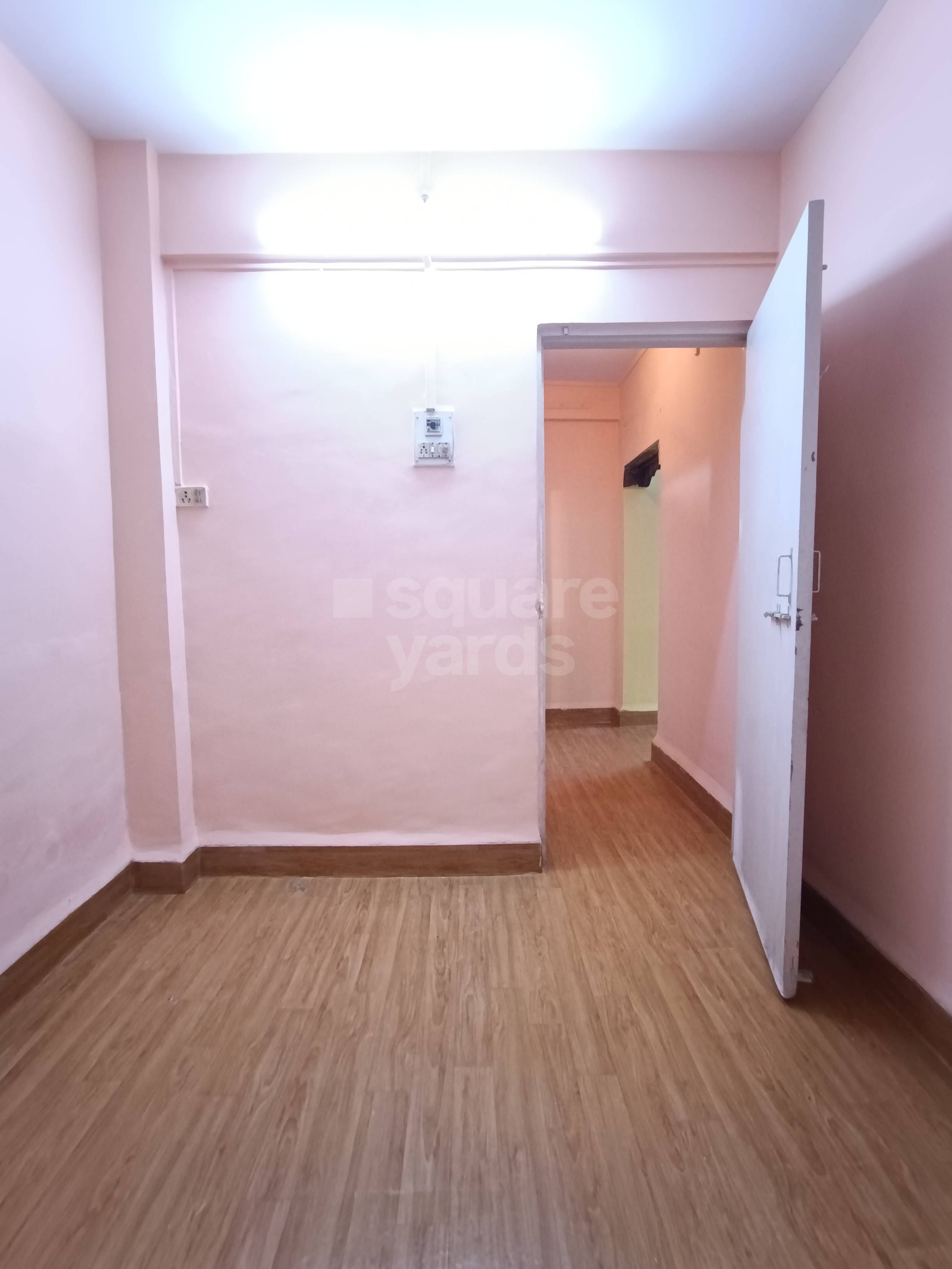 Rental Commercial Office Space 150 Sq.Ft. in Ajanta Square Mall